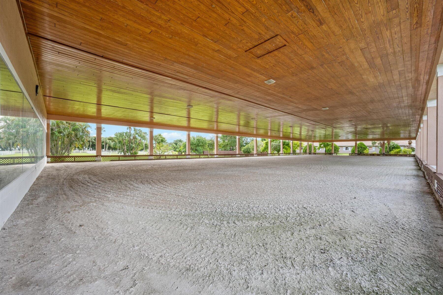 3935 Hanover (Barn & Aptmt) Circle
