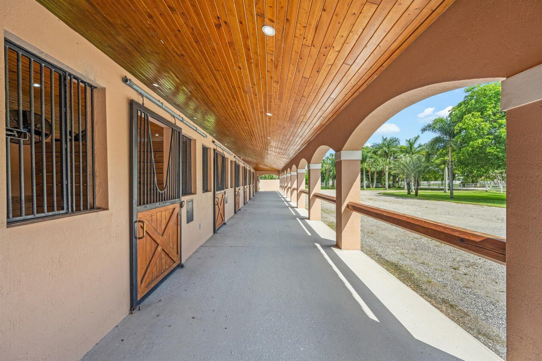 3935 Hanover (Barn & Aptmt) Circle
