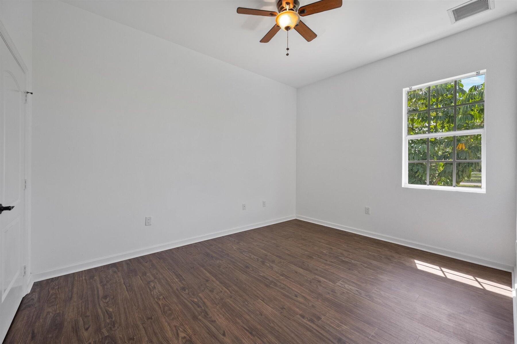 3935 Hanover (Barn & Aptmt) Circle