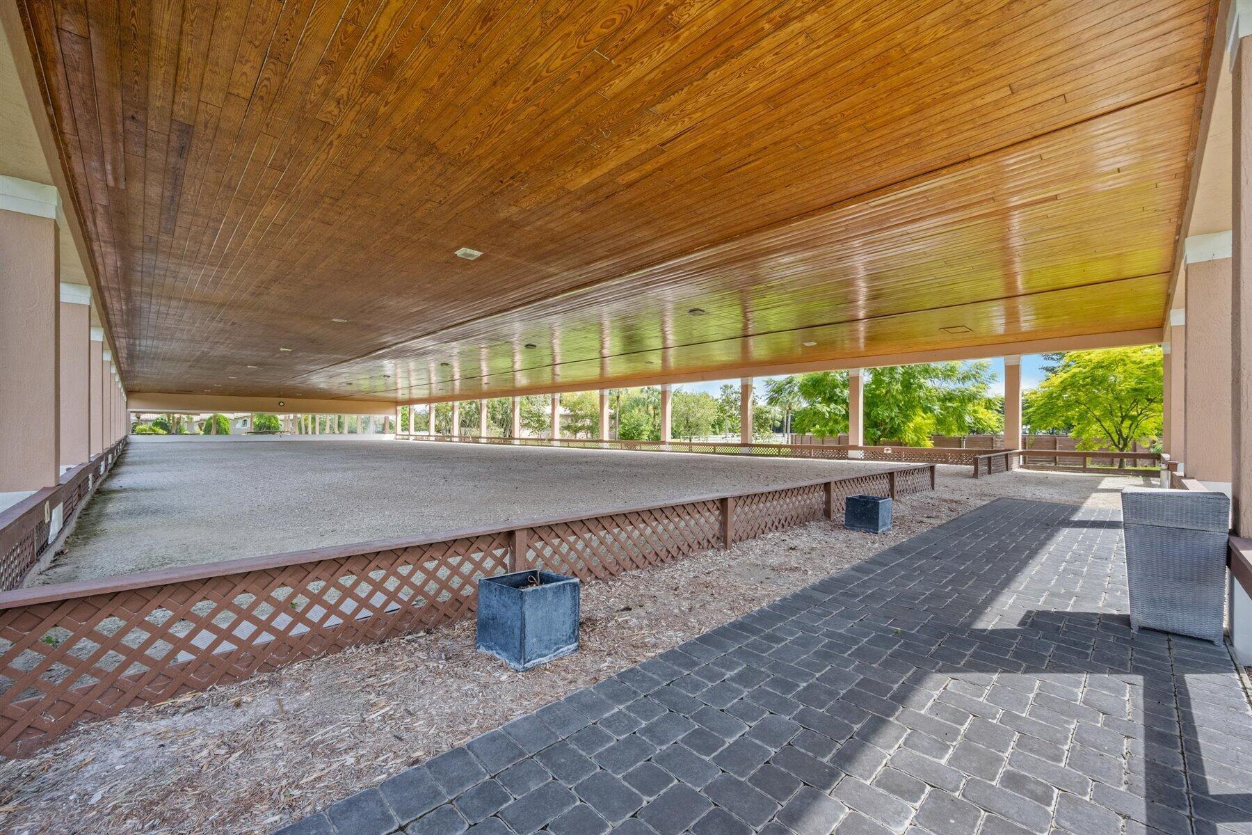 3935 Hanover (Barn & Aptmt) Circle