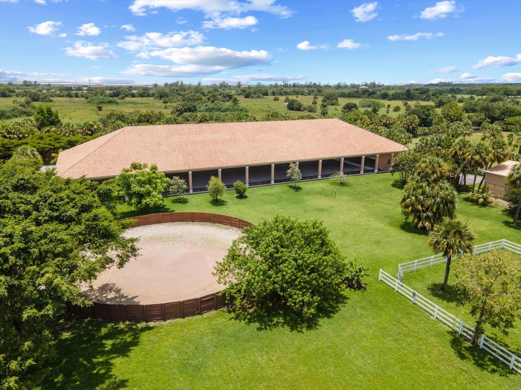 3935 Hanover (Barn & Aptmt) Circle
