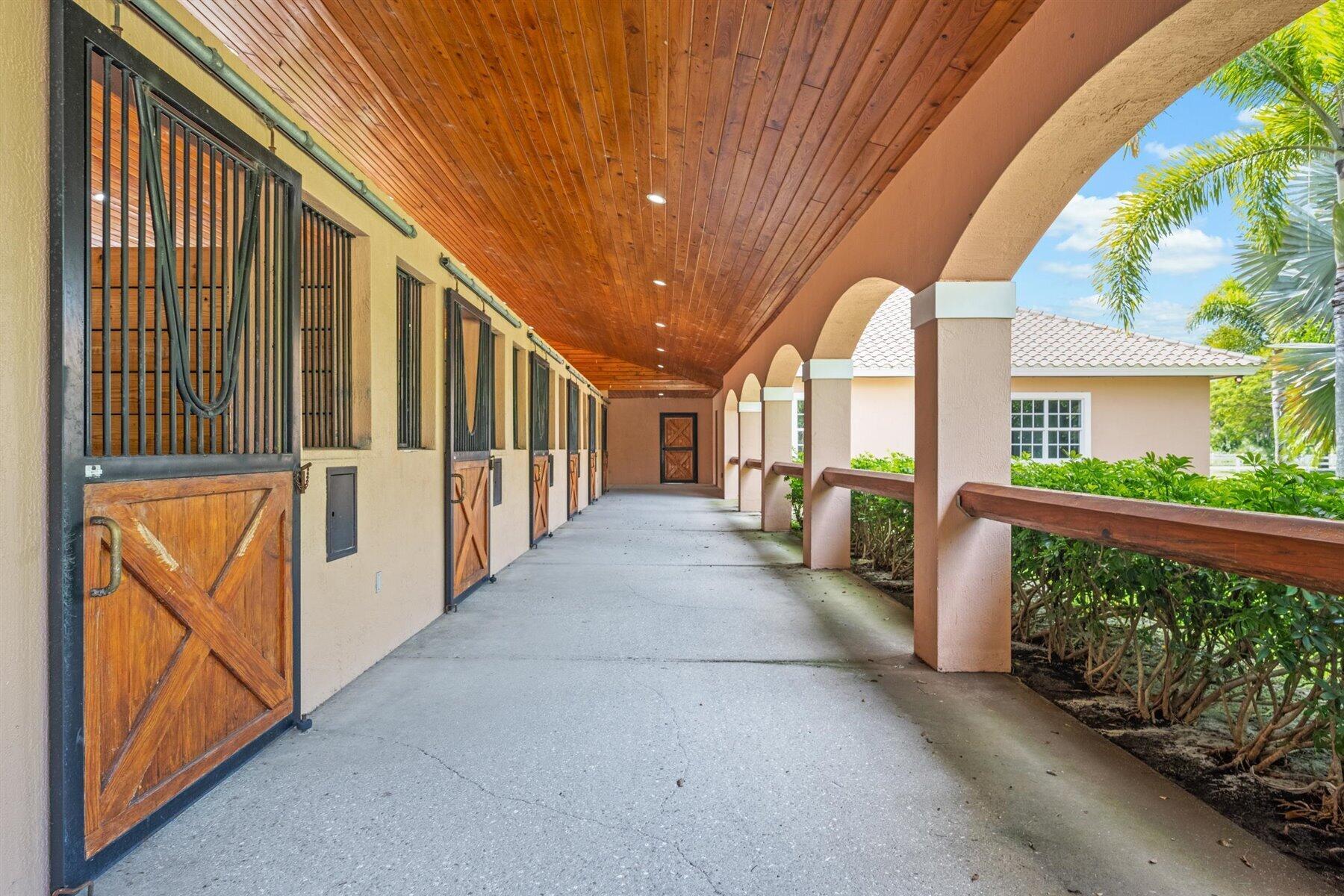 3935 Hanover (Barn & Aptmt) Circle
