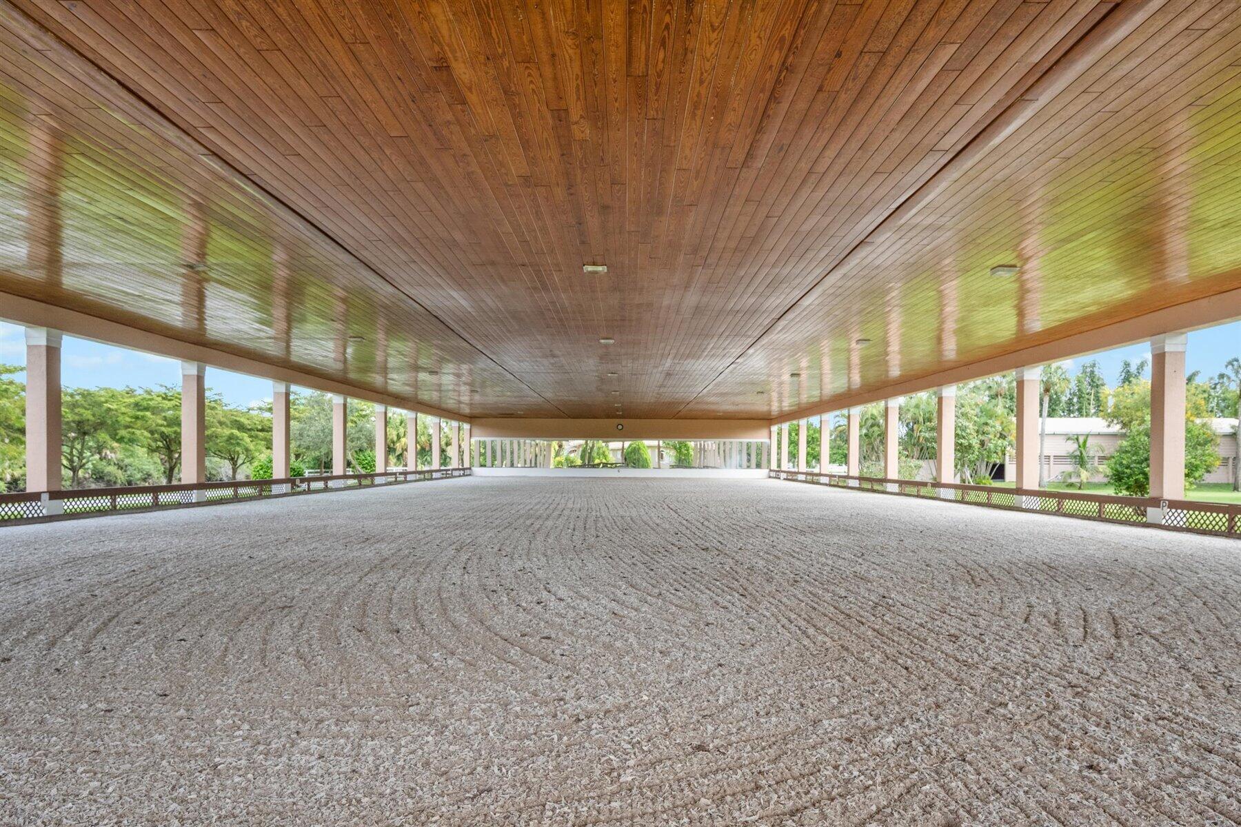 3935 Hanover (Barn & Aptmt) Circle