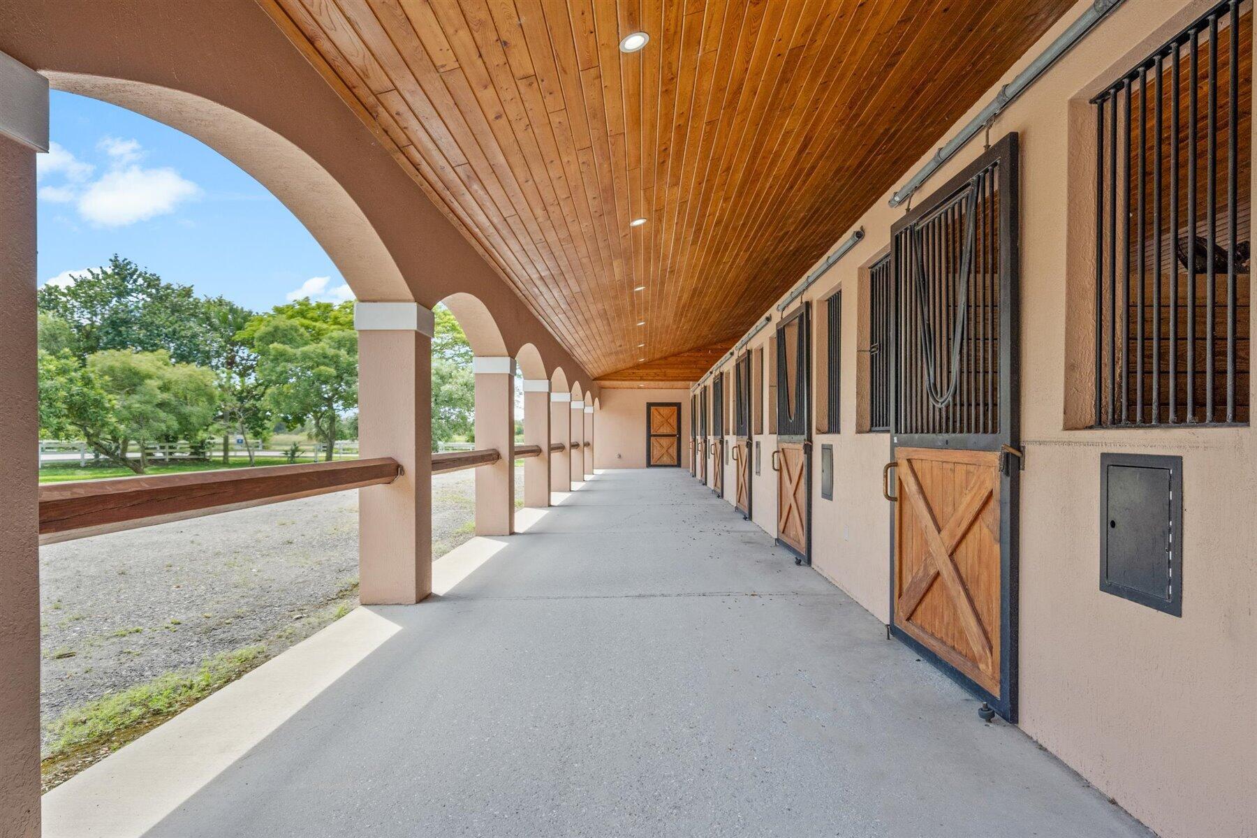 3935 Hanover (Barn & Aptmt) Circle