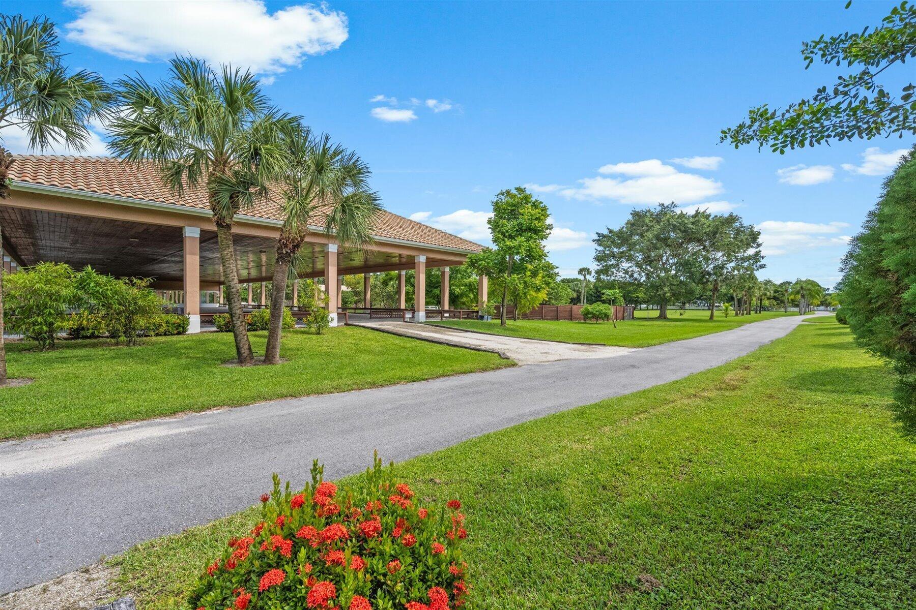 3935 Hanover (Barn & Aptmt) Circle