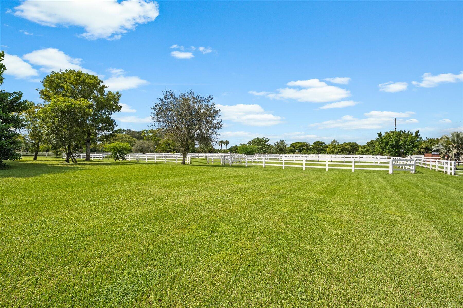 3935 Hanover (Barn & Aptmt) Circle