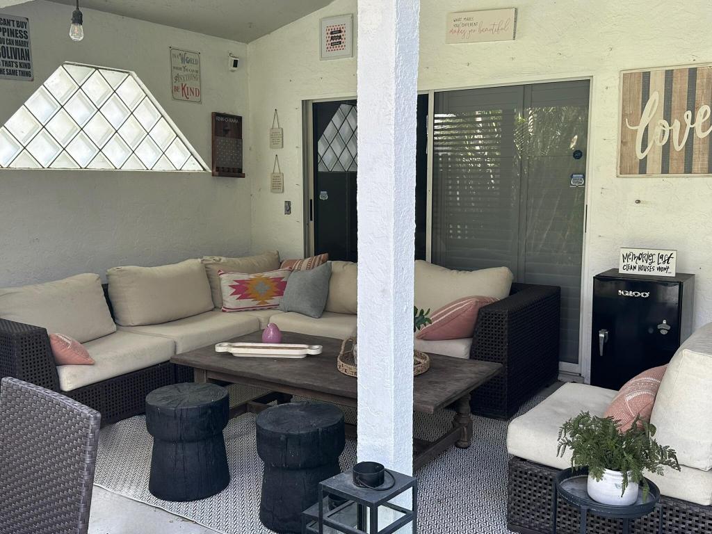 1011 Song Sparrow Lane