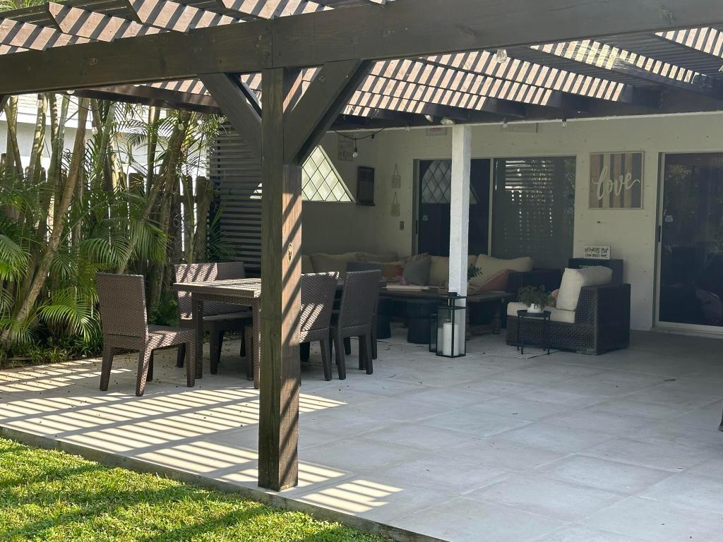 1011 Song Sparrow Lane