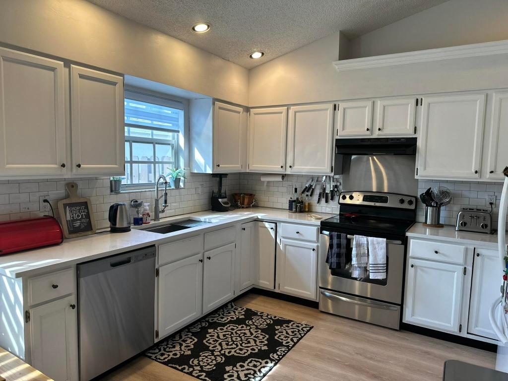 1011 Song Sparrow Lane