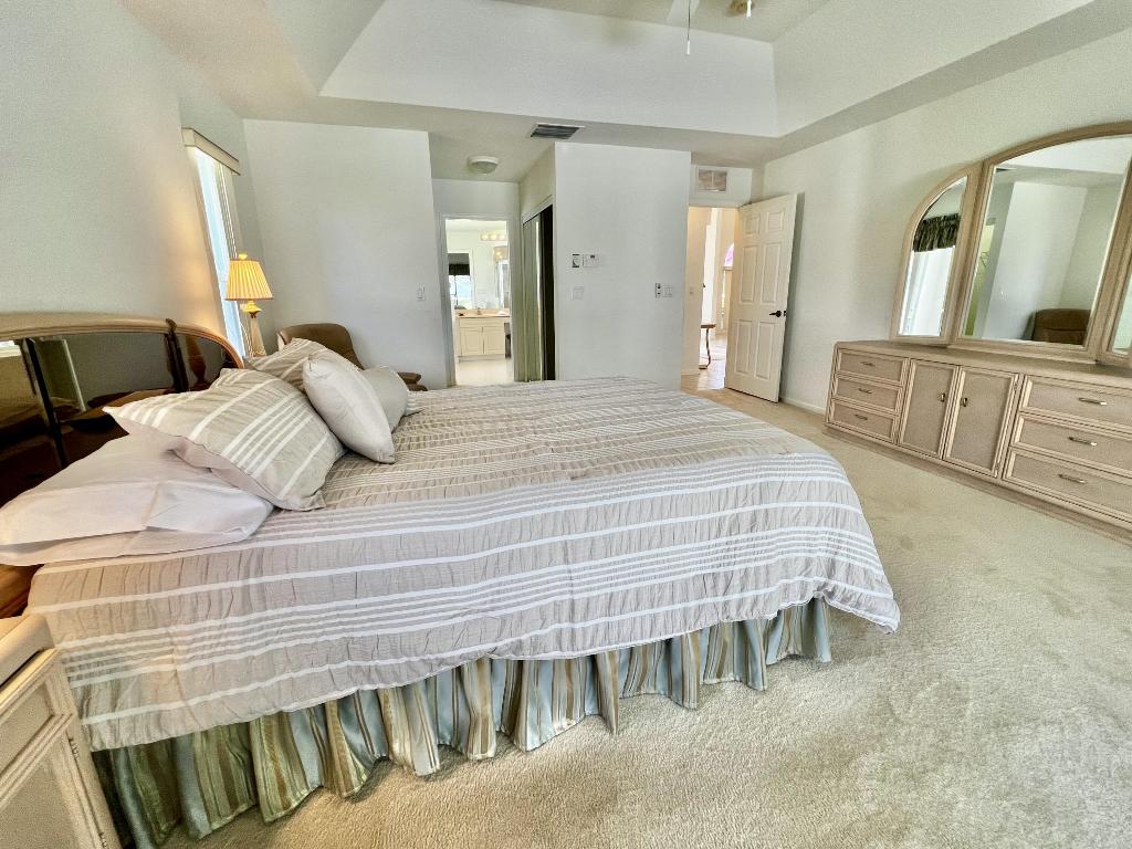 15885 Schweizer Court