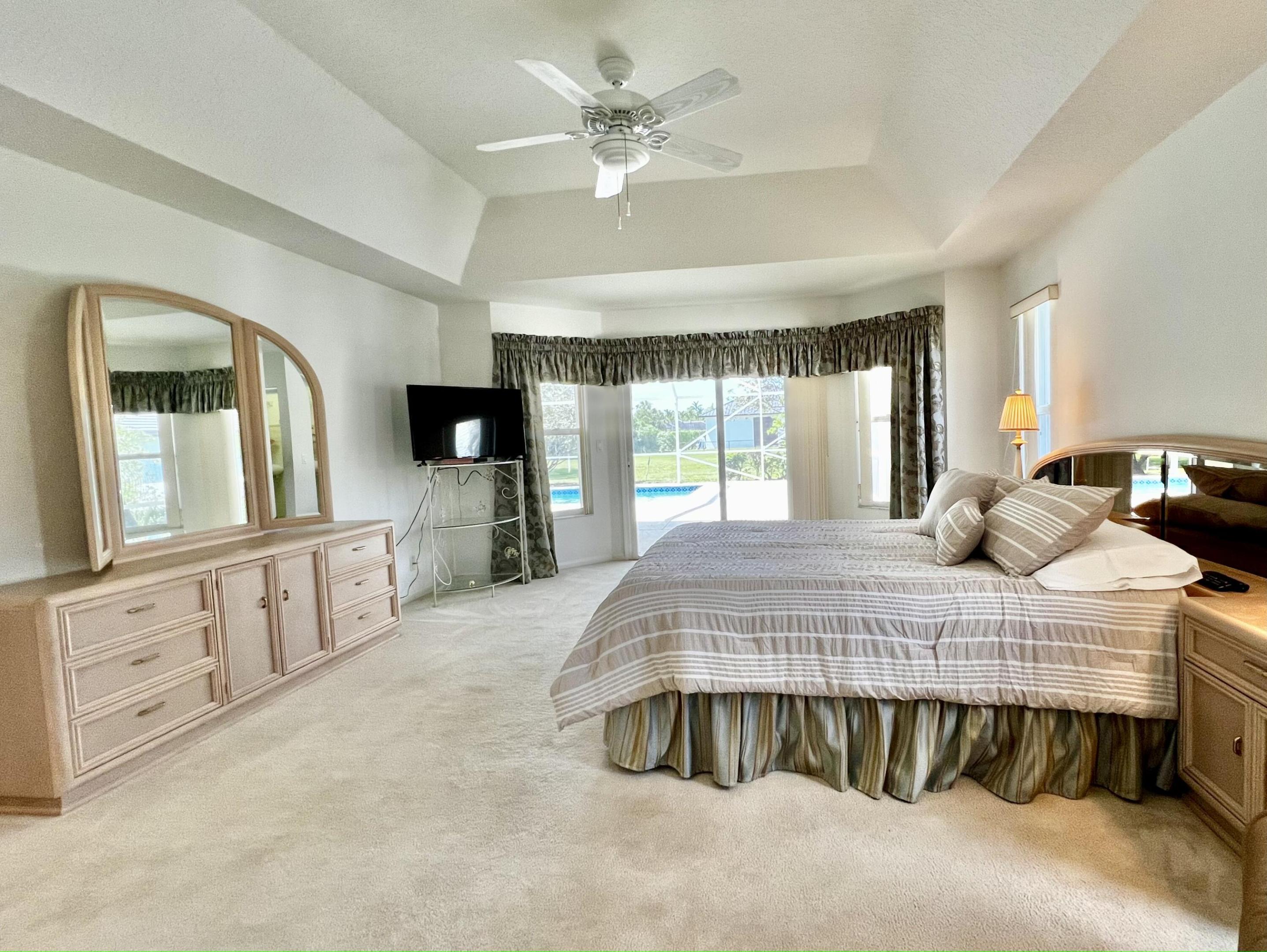 15885 Schweizer Court