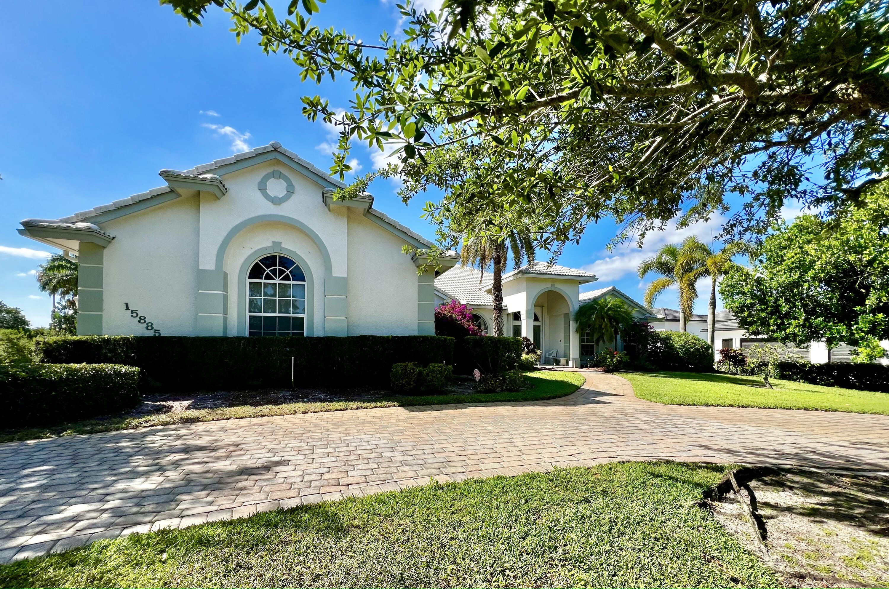 15885 Schweizer Court