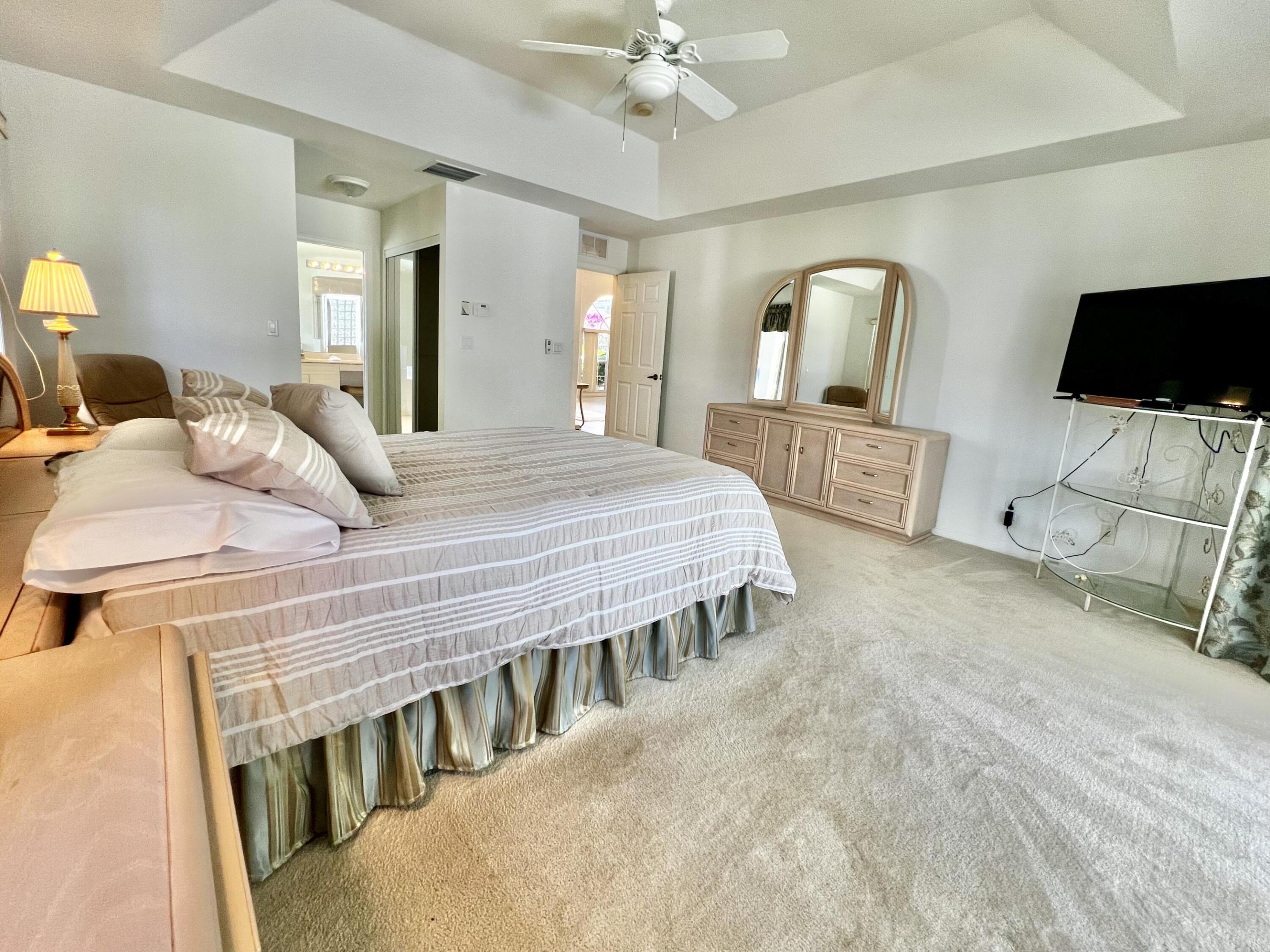 15885 Schweizer Court