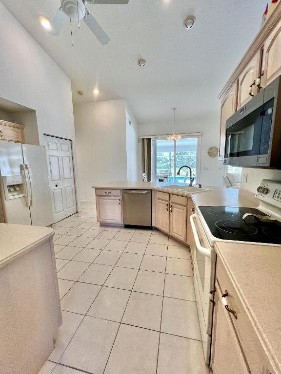 15885 Schweizer Court