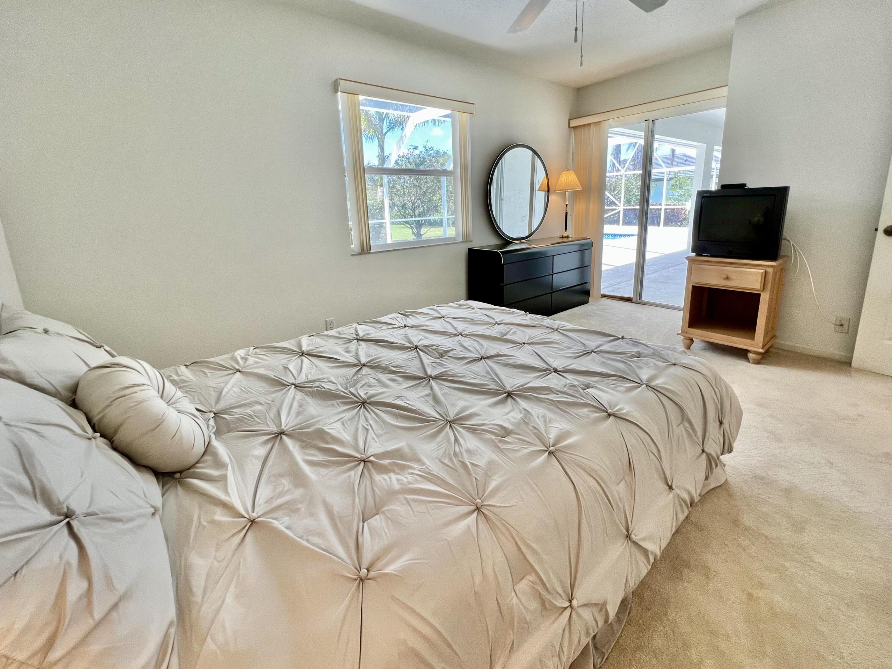 15885 Schweizer Court