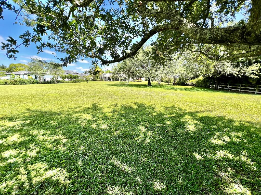 15885 Schweizer Court