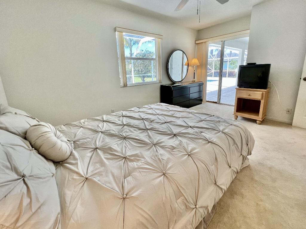 15885 Schweizer Court