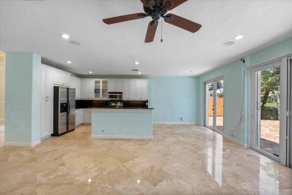 1674 E Classical Boulevard