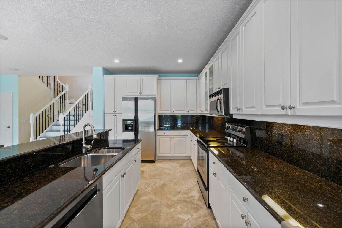 1674 E Classical Boulevard