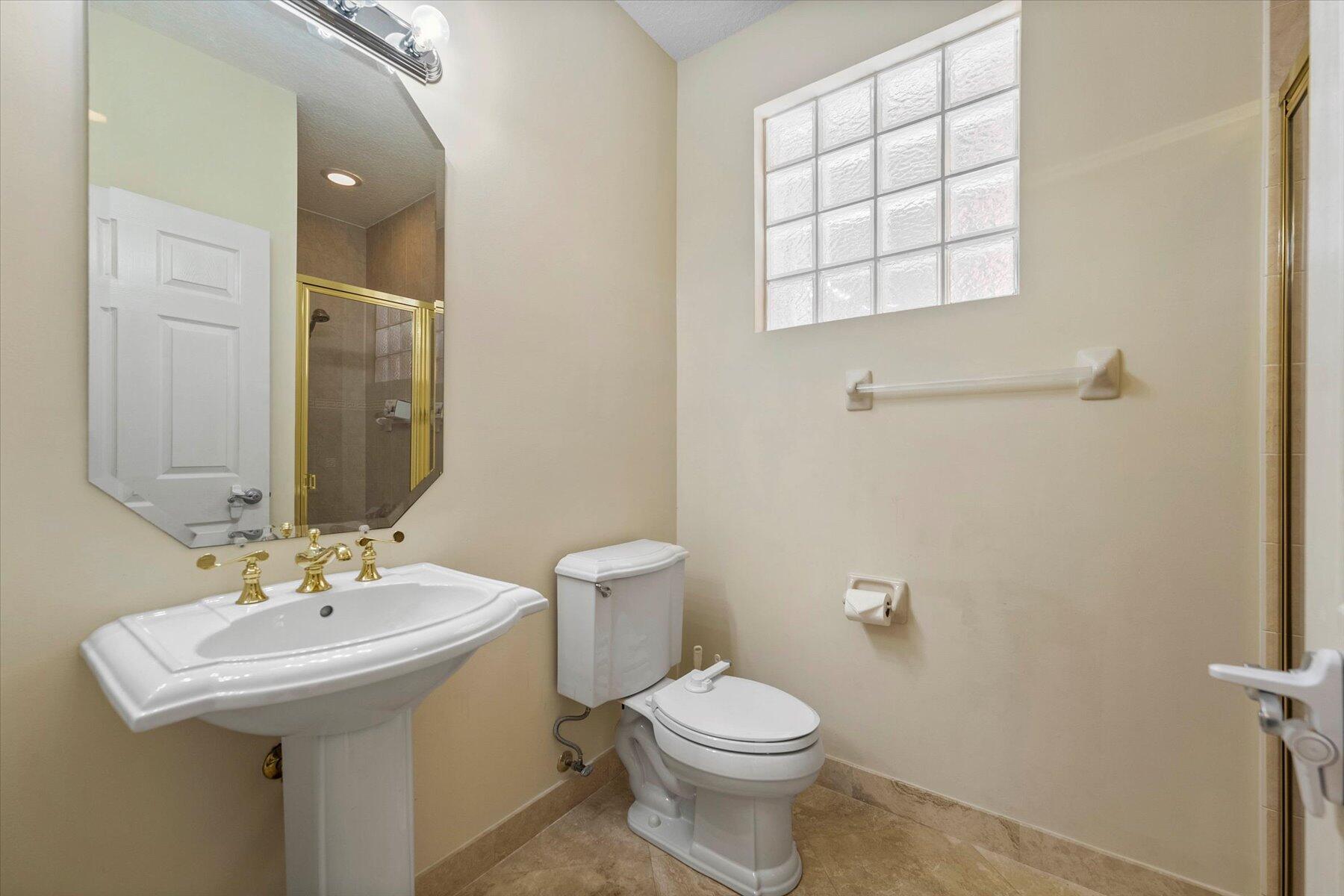 1674 E Classical Boulevard