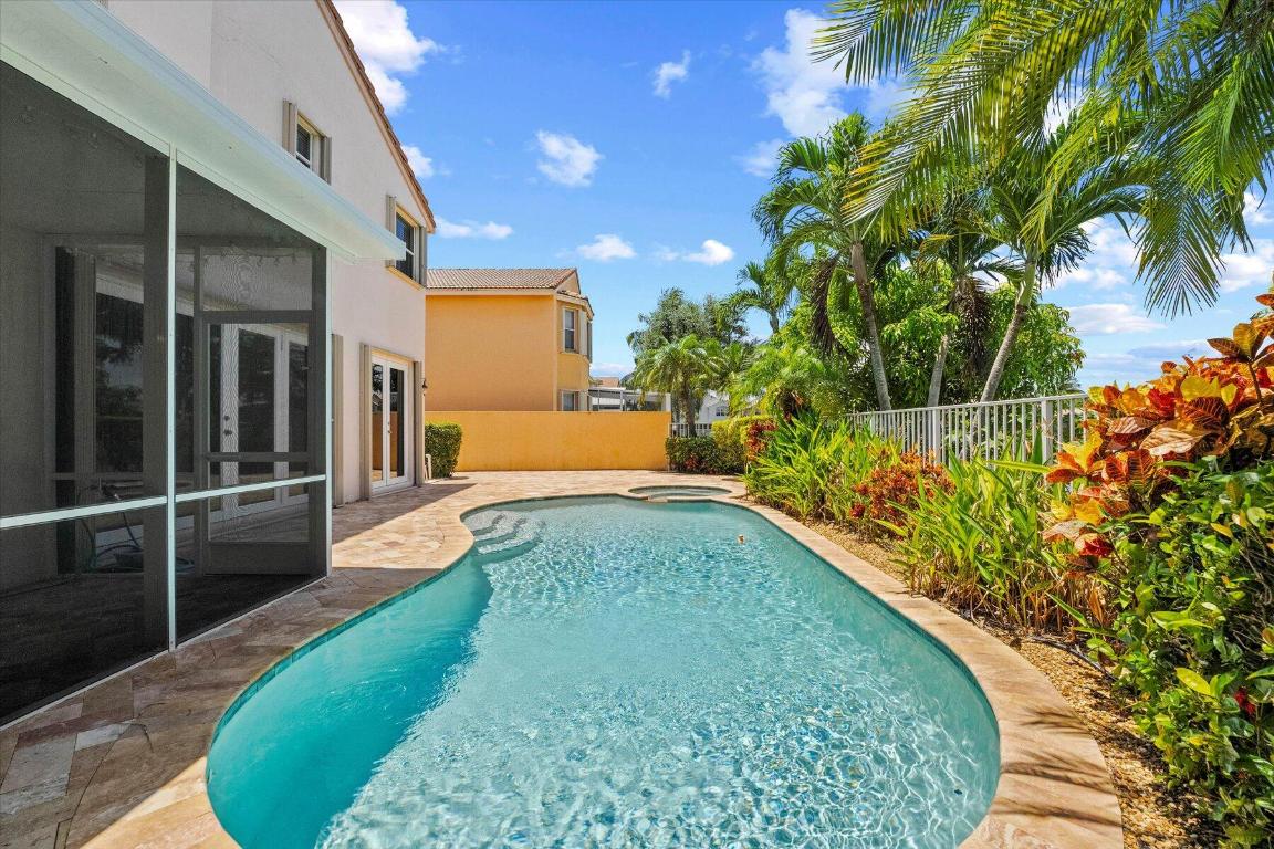 1674 E Classical Boulevard