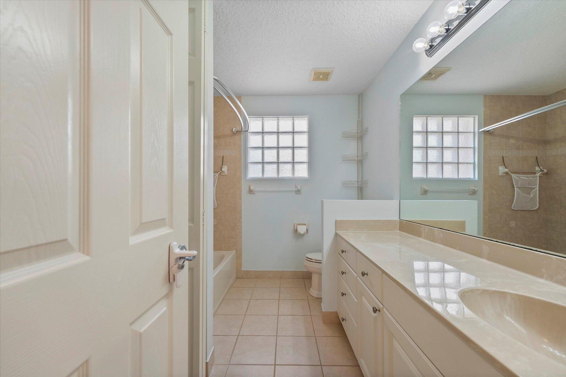 1674 E Classical Boulevard