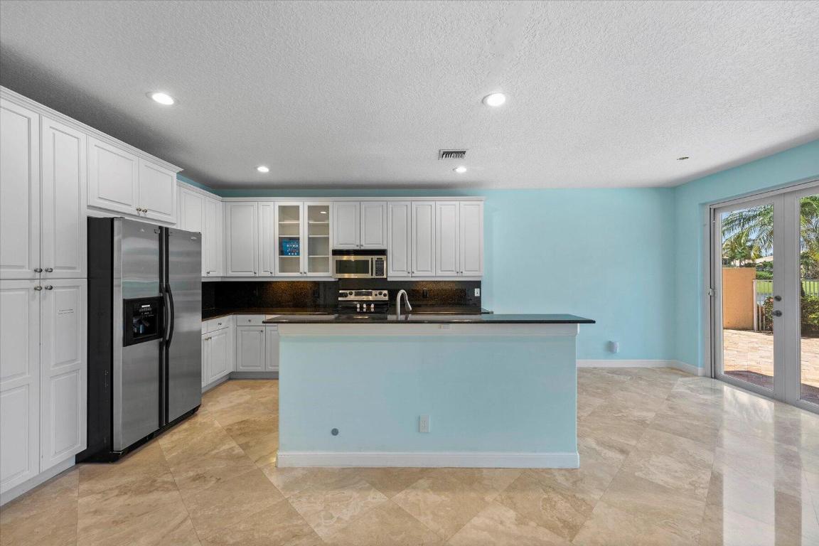 1674 E Classical Boulevard