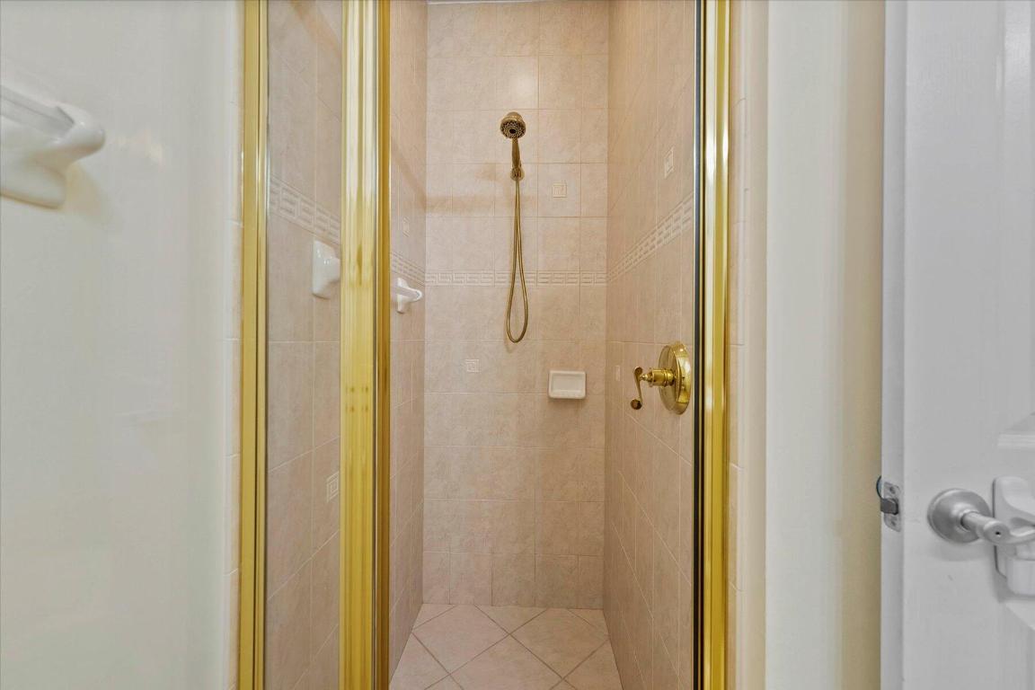 1674 E Classical Boulevard