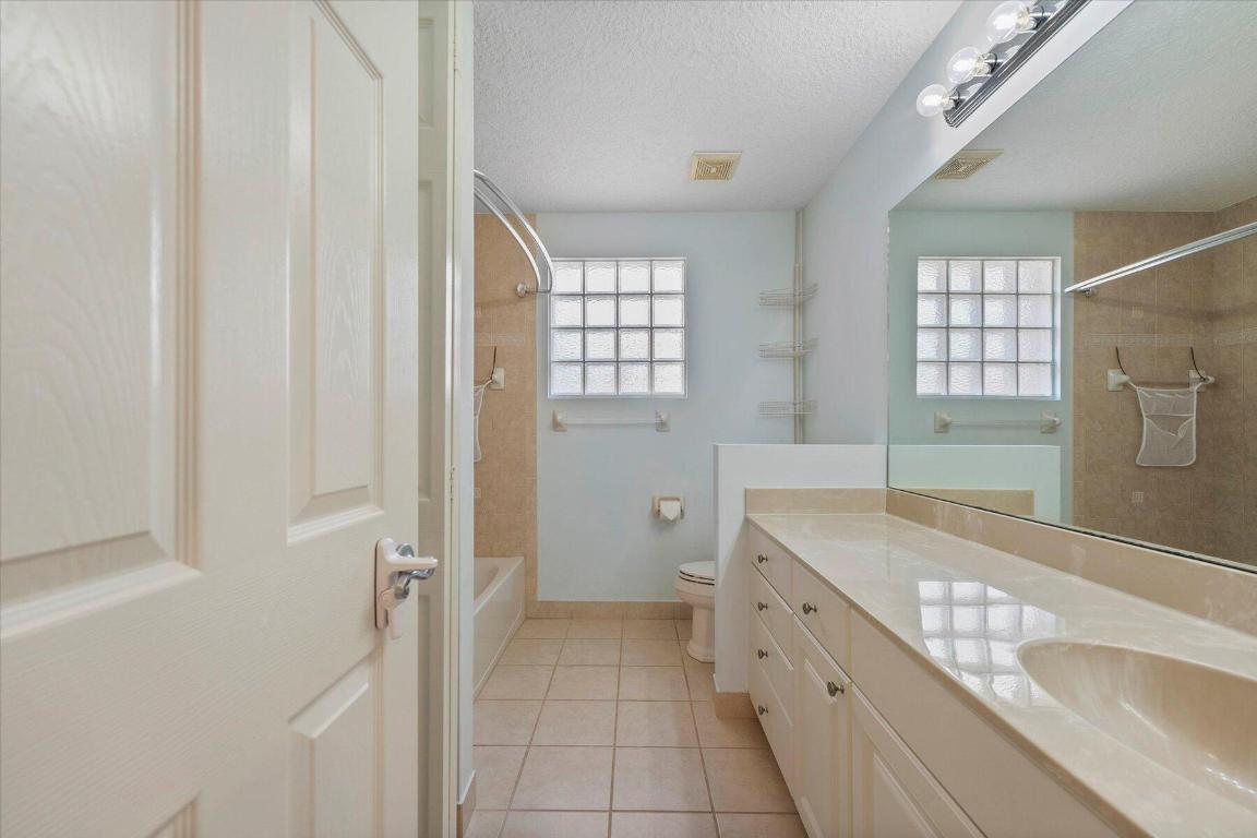 1674 E Classical Boulevard