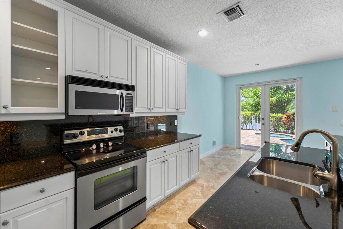 1674 E Classical Boulevard