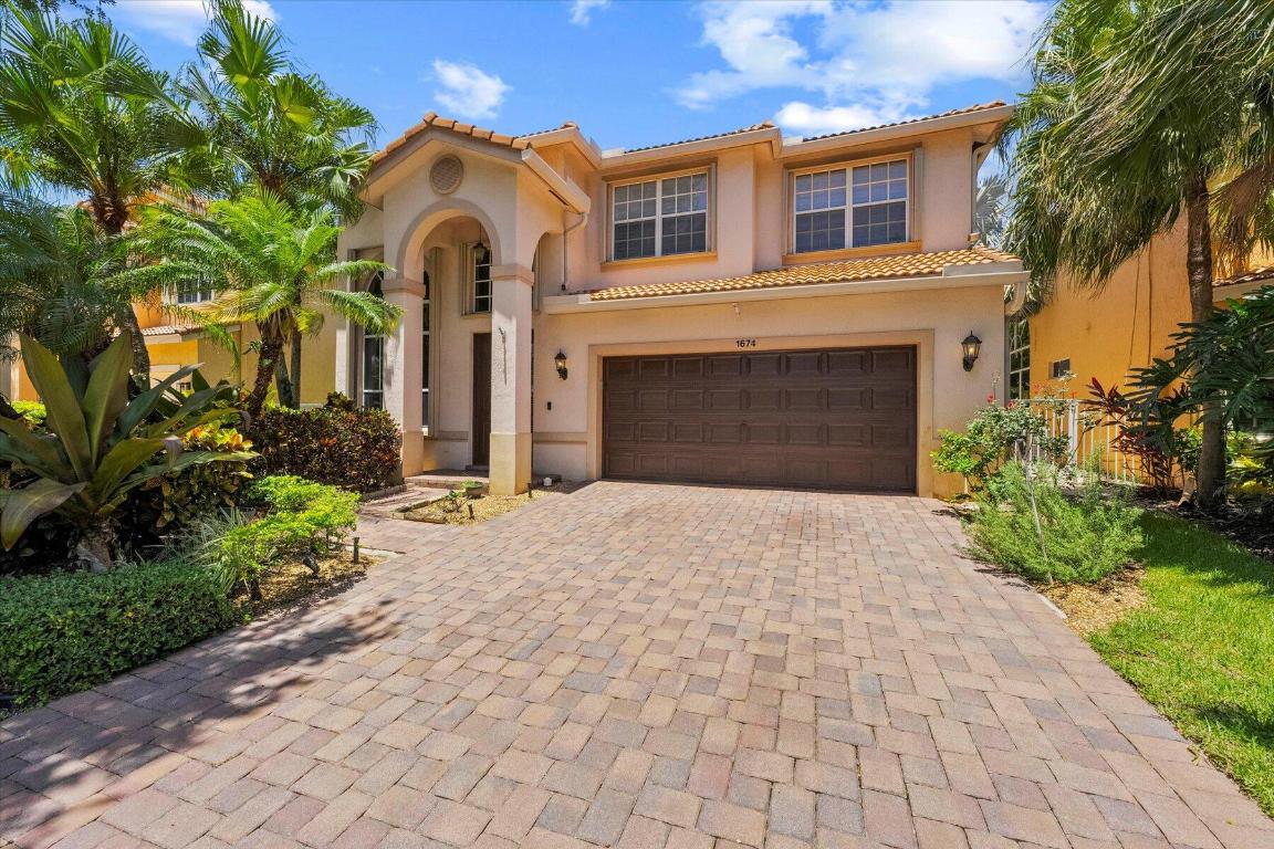 1674 E Classical Boulevard