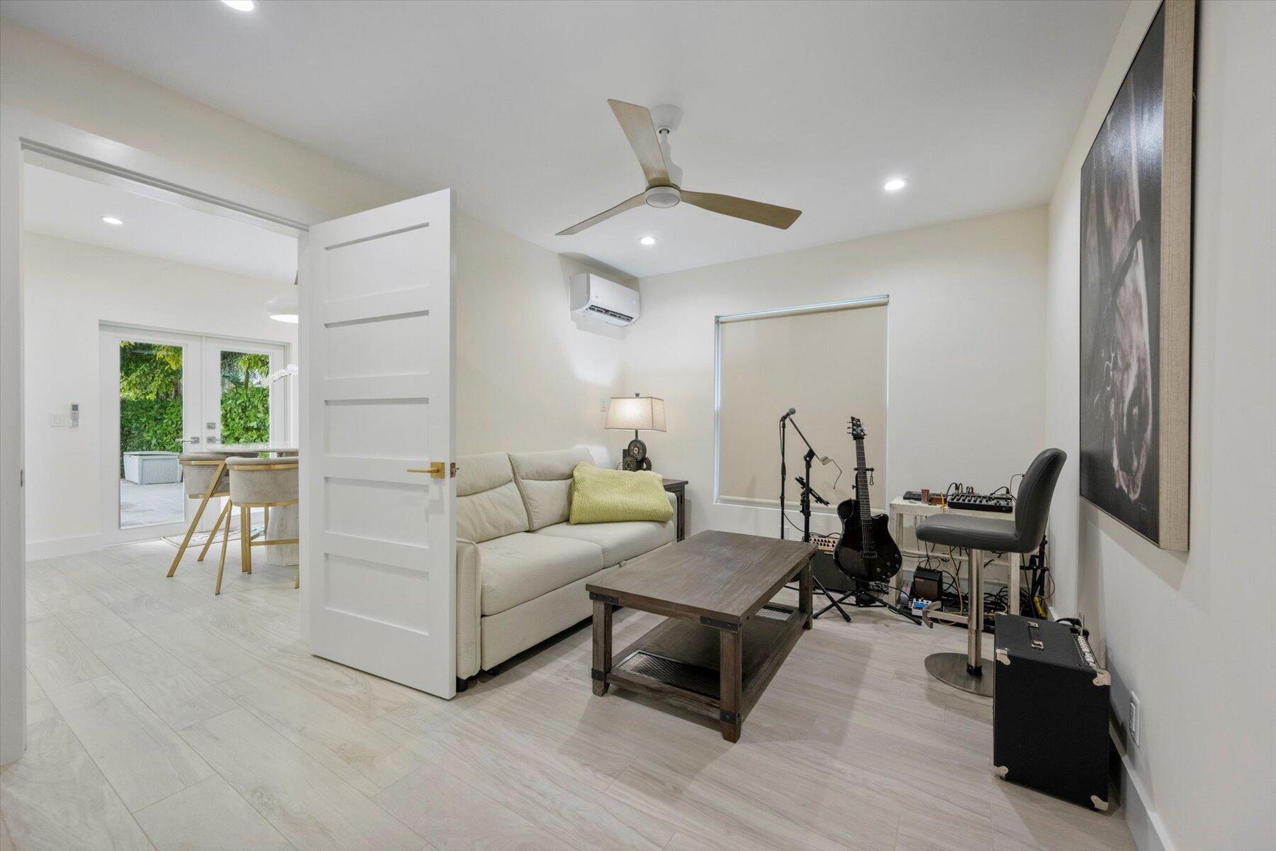 2900 Greenbriar Boulevard