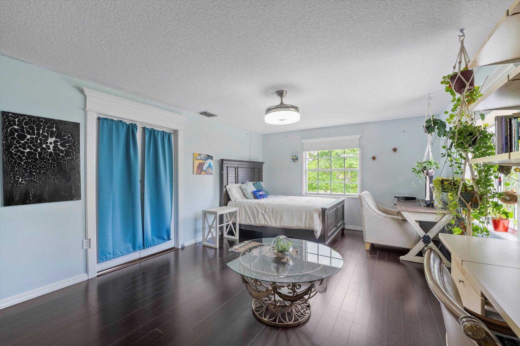 2900 Greenbriar Boulevard