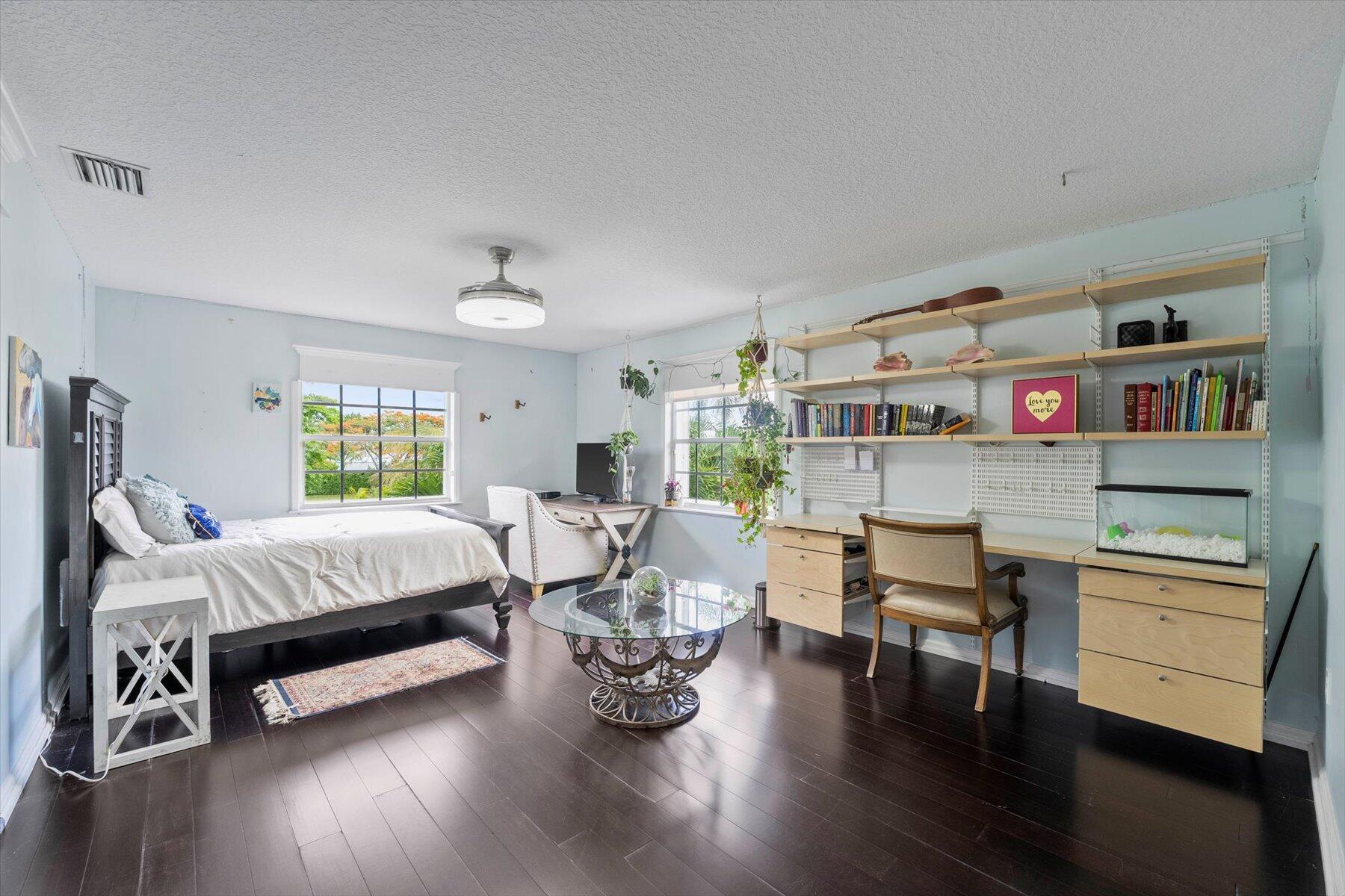 2900 Greenbriar Boulevard