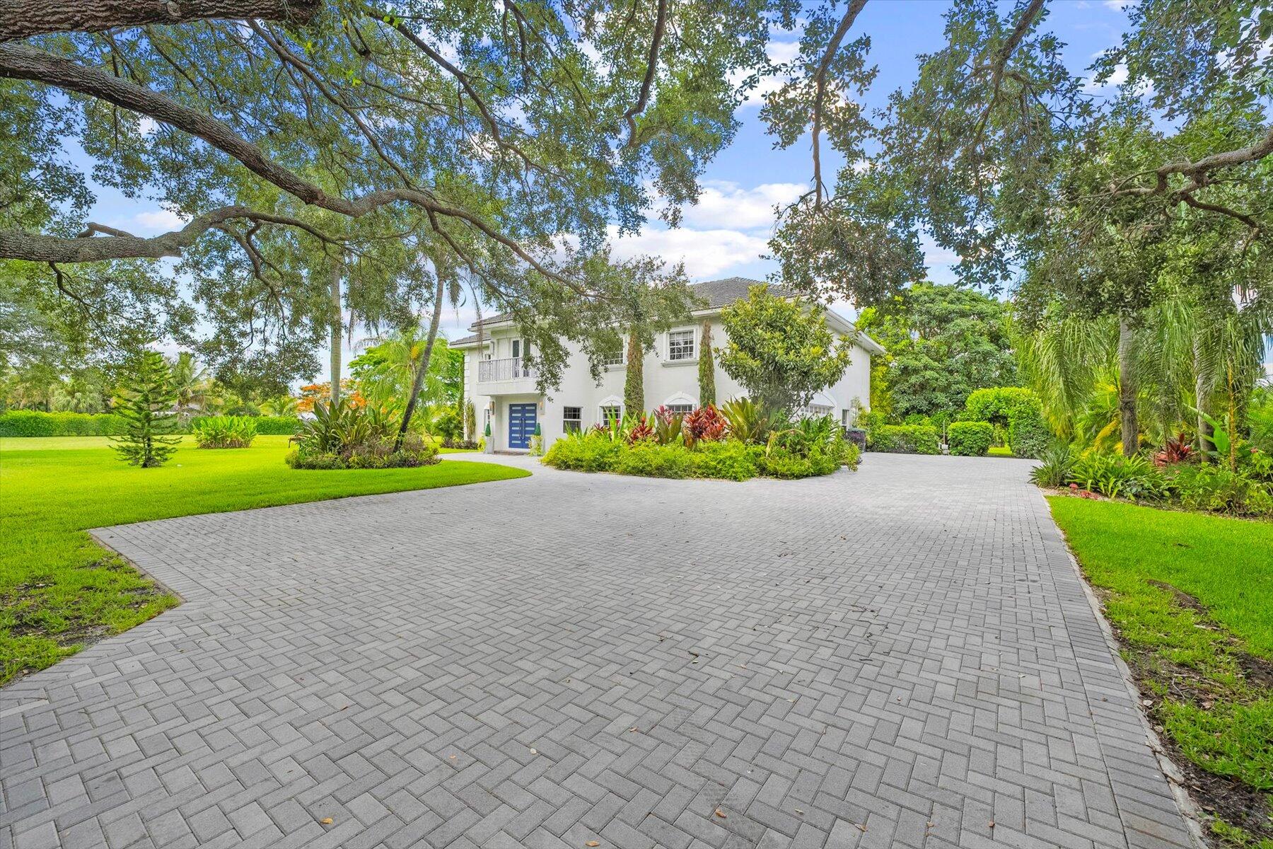 2900 Greenbriar Boulevard