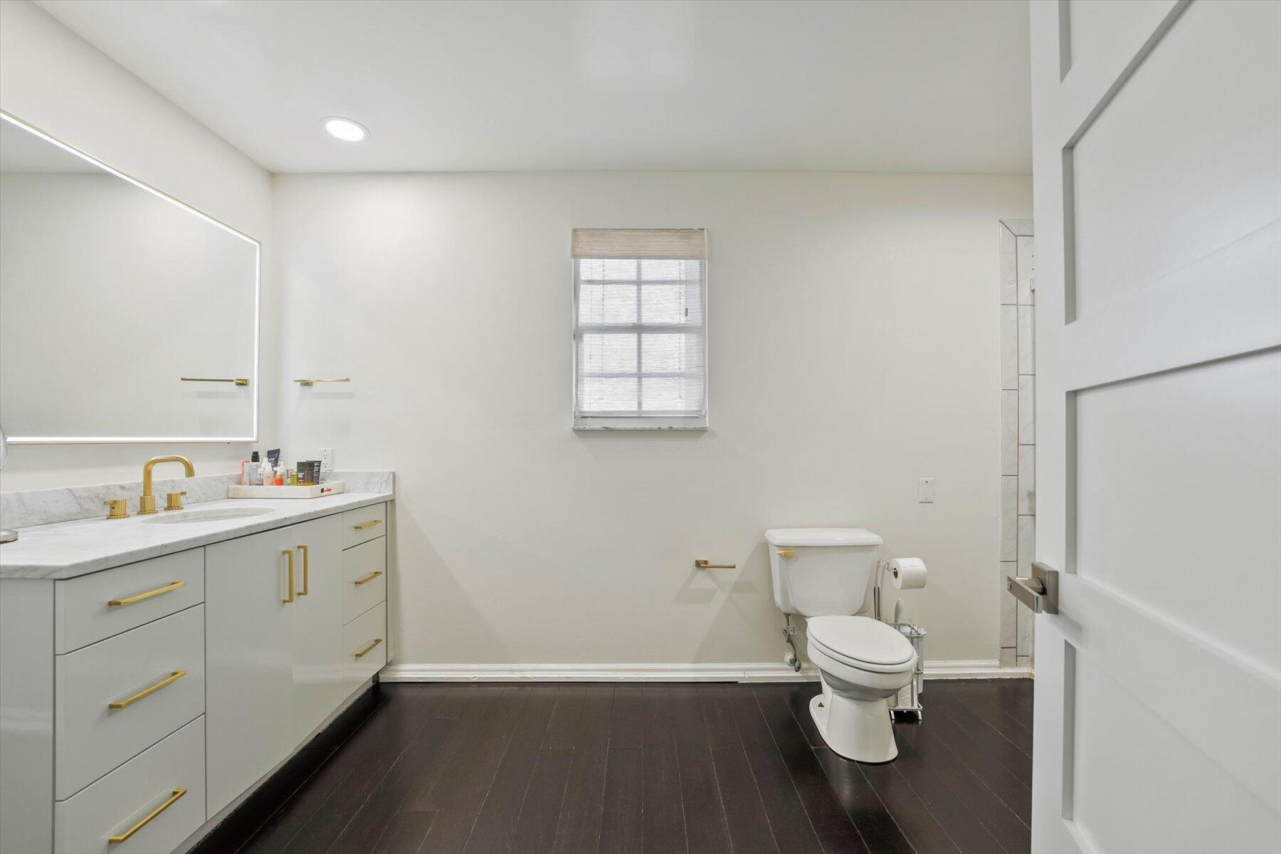 2900 Greenbriar Boulevard