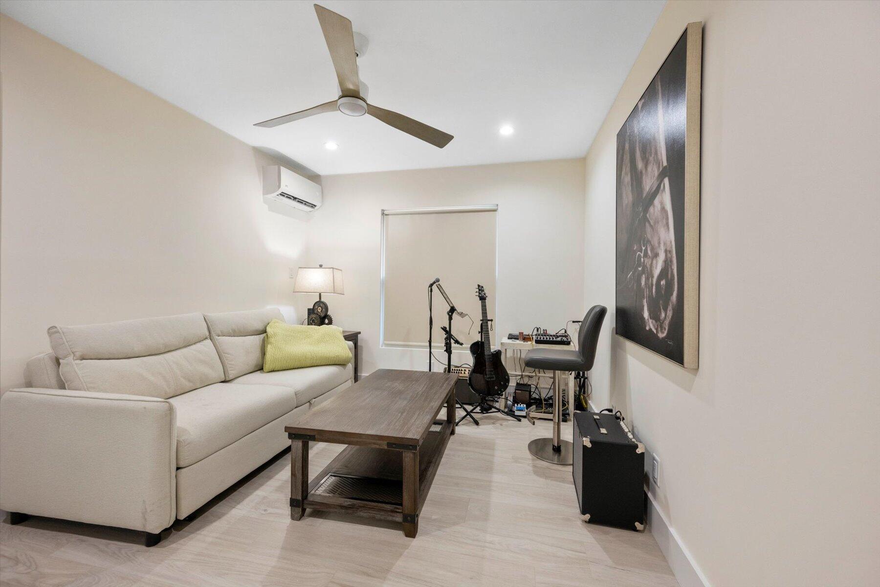 2900 Greenbriar Boulevard