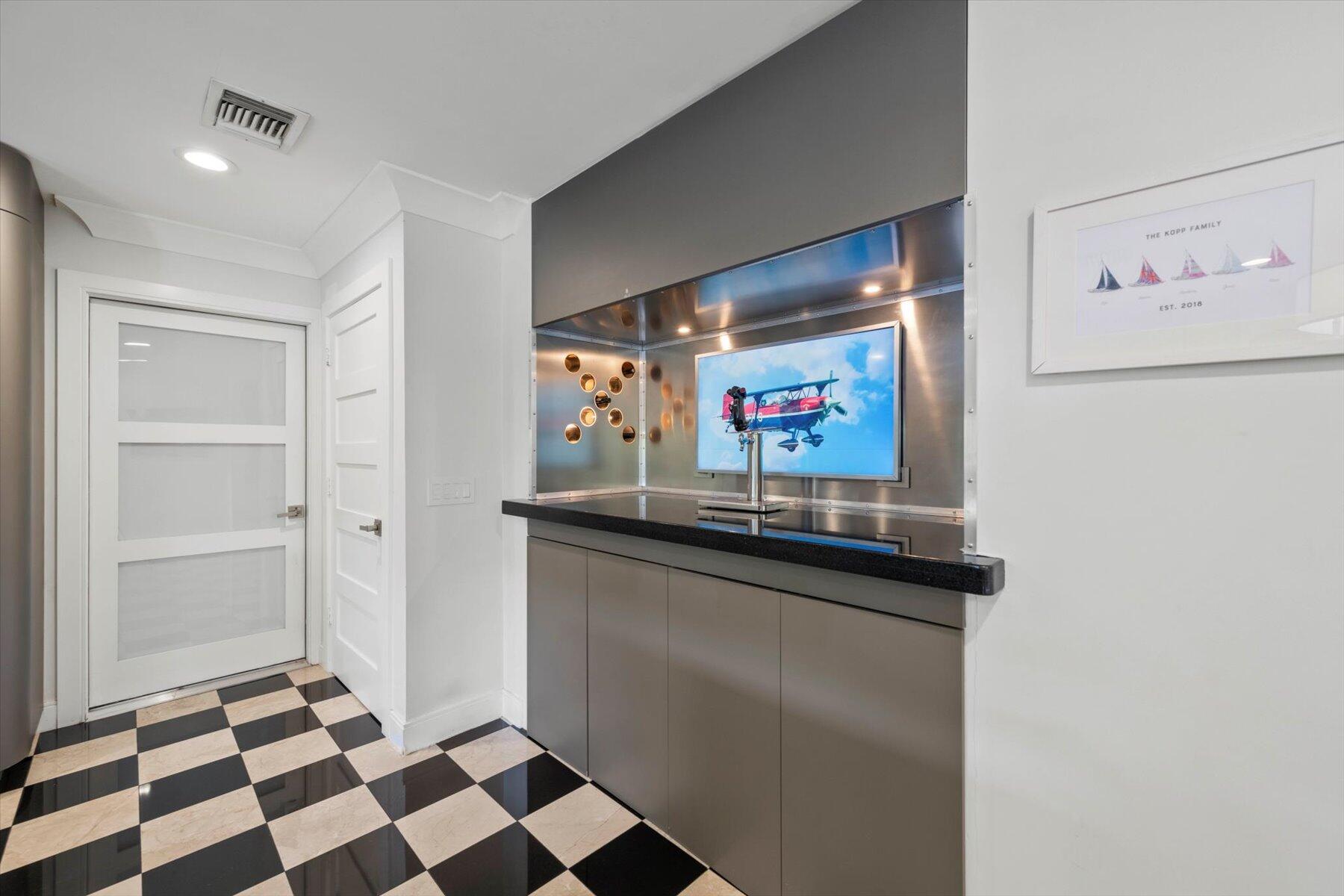 2900 Greenbriar Boulevard