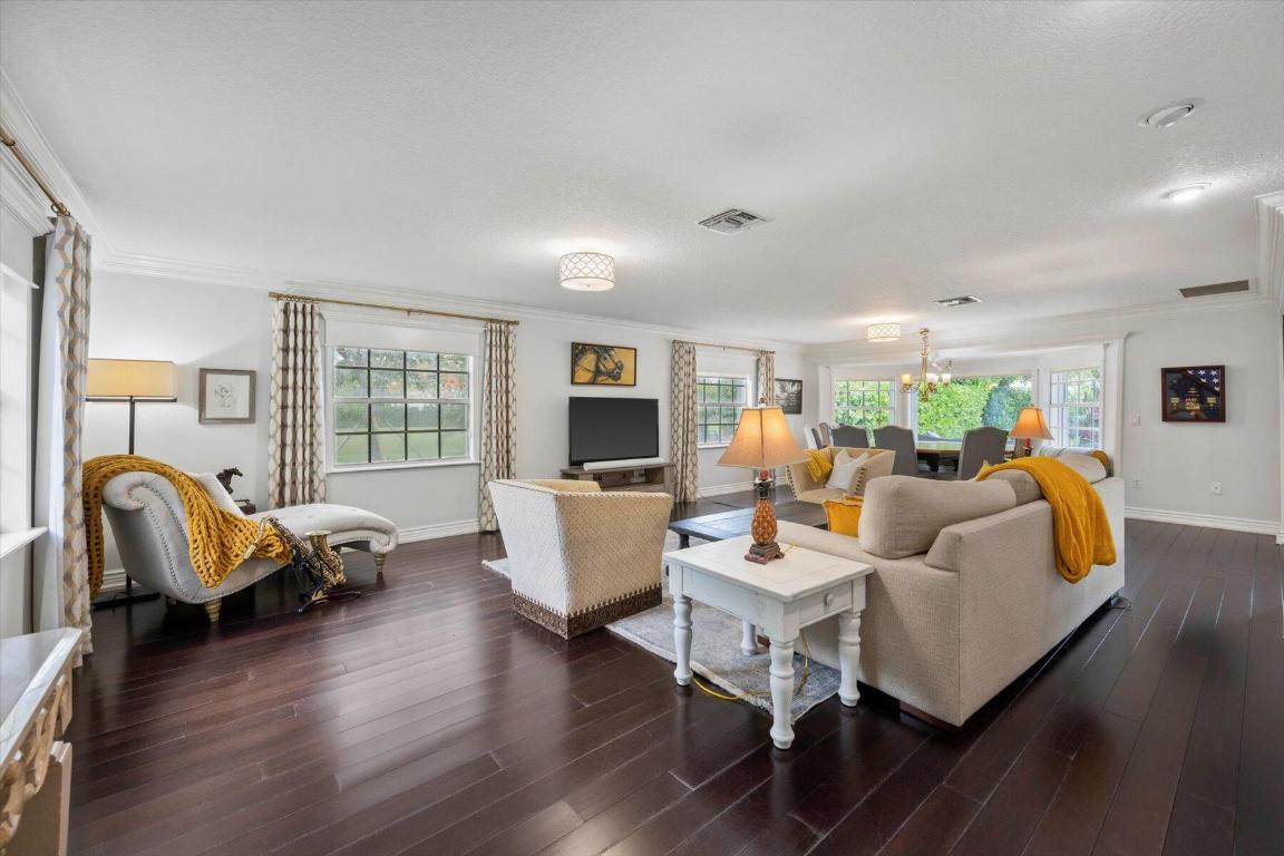 2900 Greenbriar Boulevard