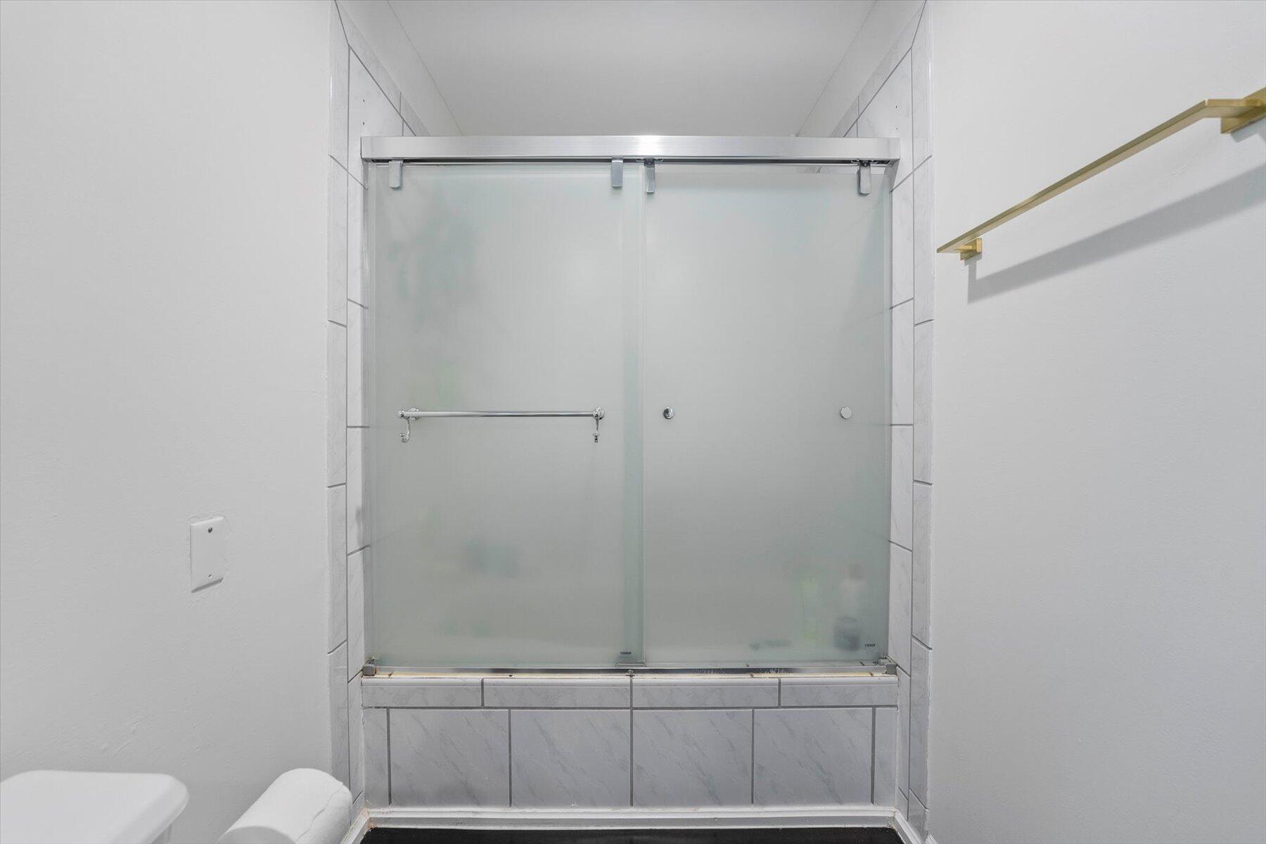 2900 Greenbriar Boulevard