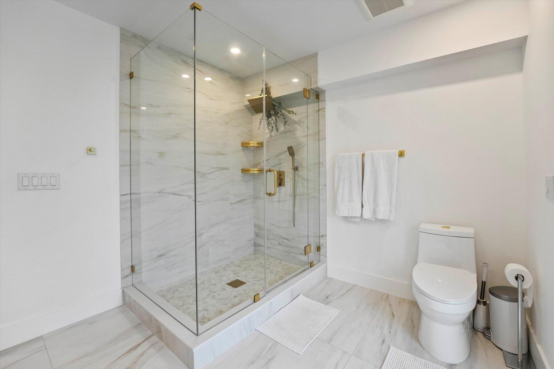 2900 Greenbriar Boulevard