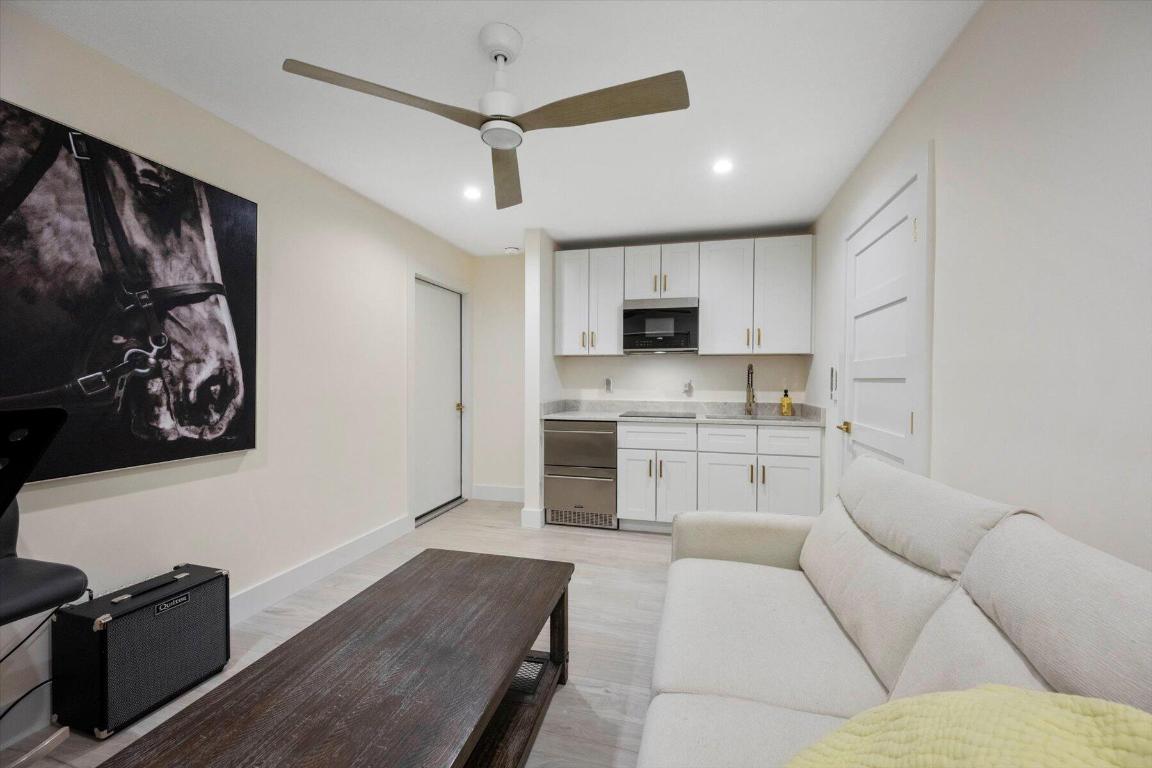 2900 Greenbriar Boulevard