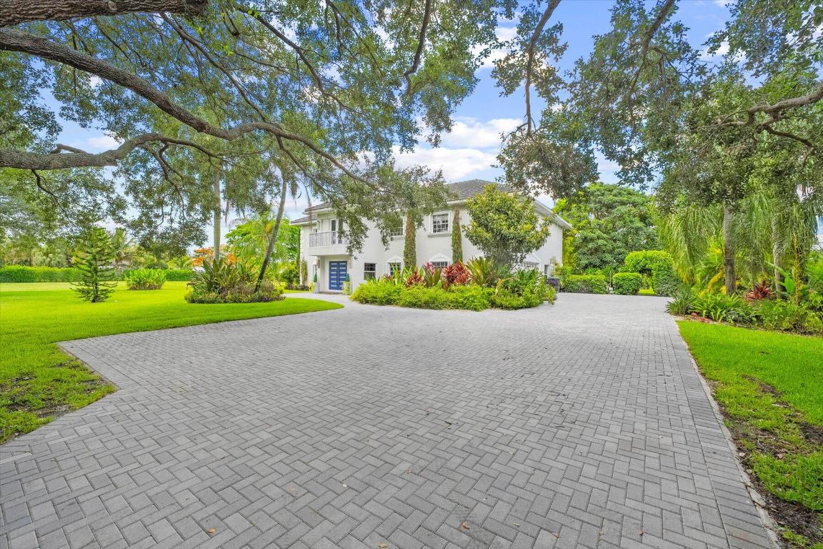 2900 Greenbriar Boulevard