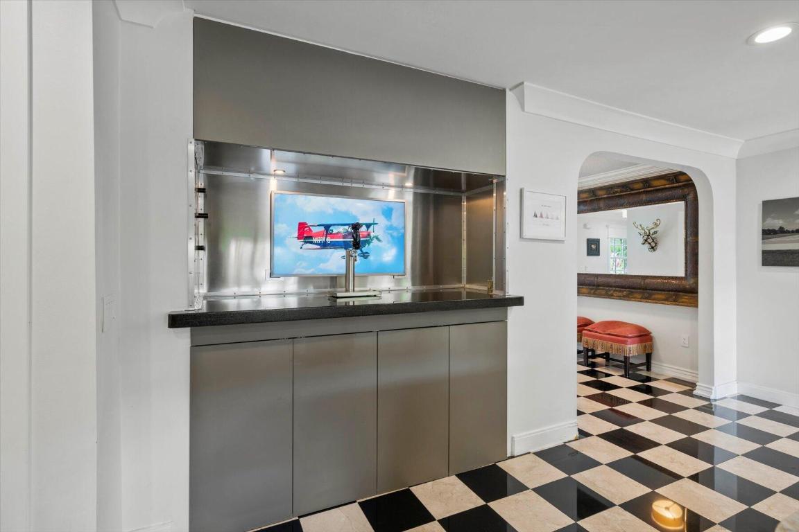 2900 Greenbriar Boulevard