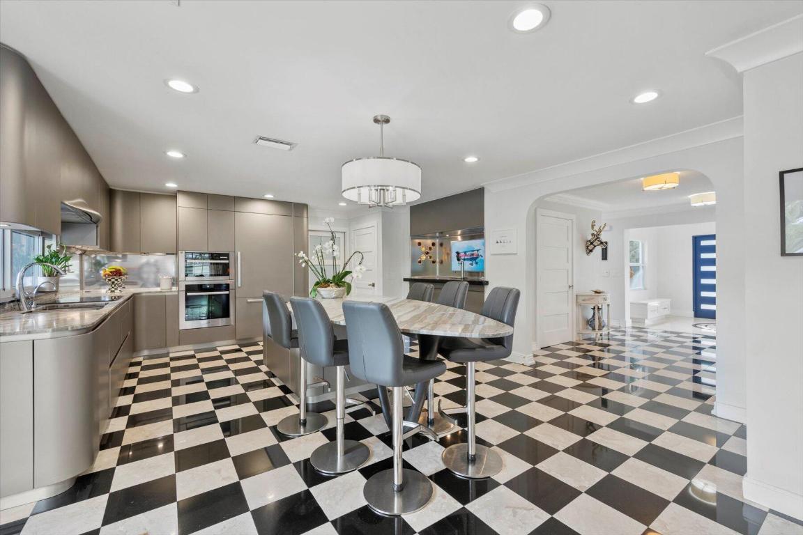 2900 Greenbriar Boulevard