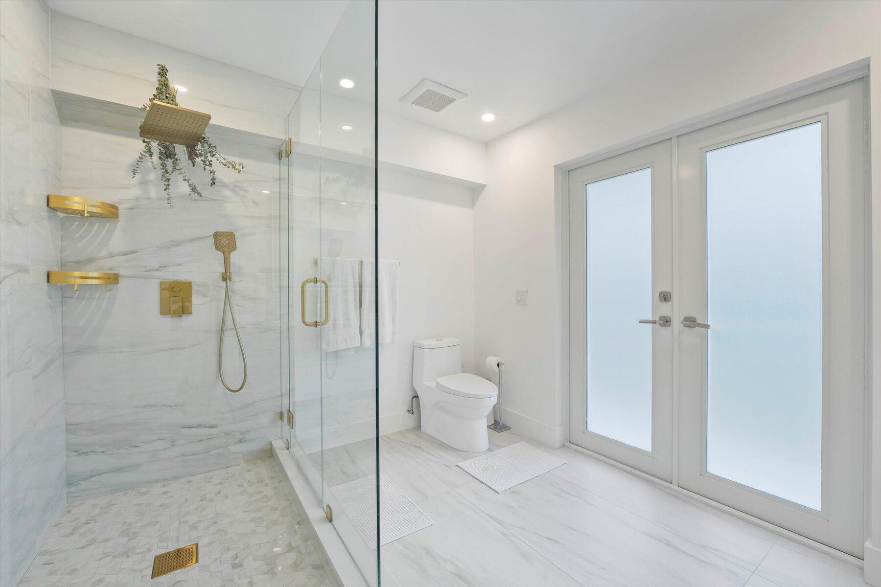 2900 Greenbriar Boulevard