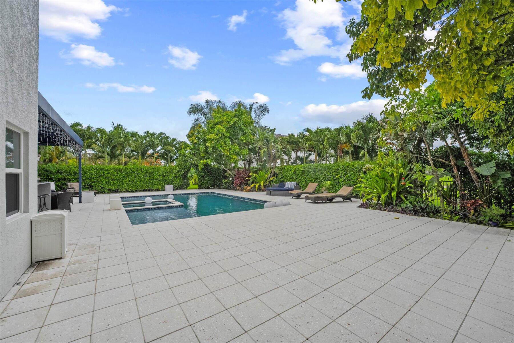 2900 Greenbriar Boulevard