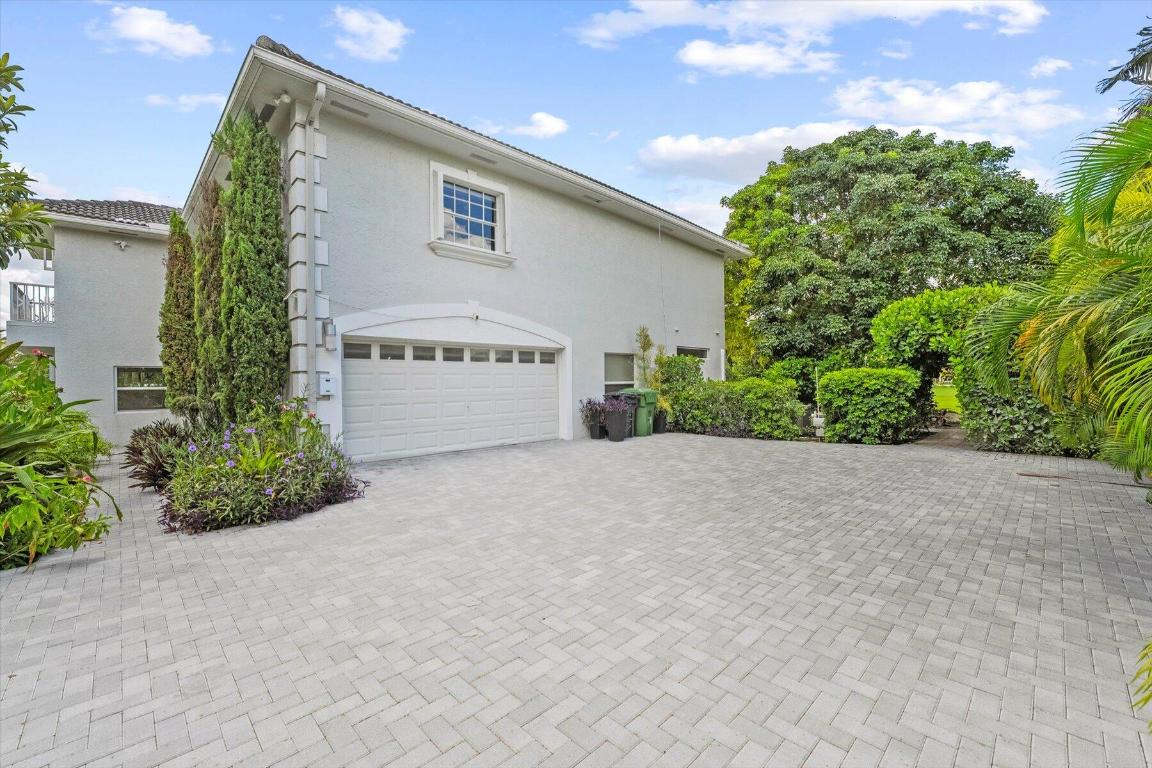 2900 Greenbriar Boulevard