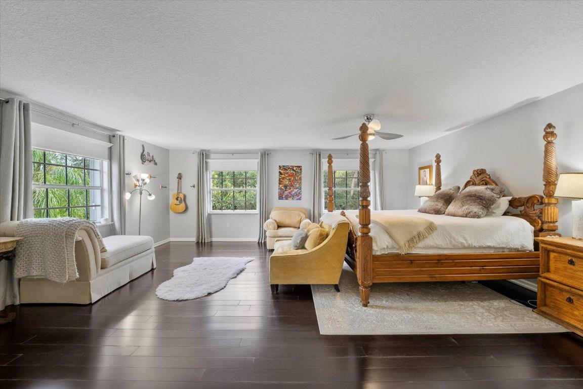 2900 Greenbriar Boulevard