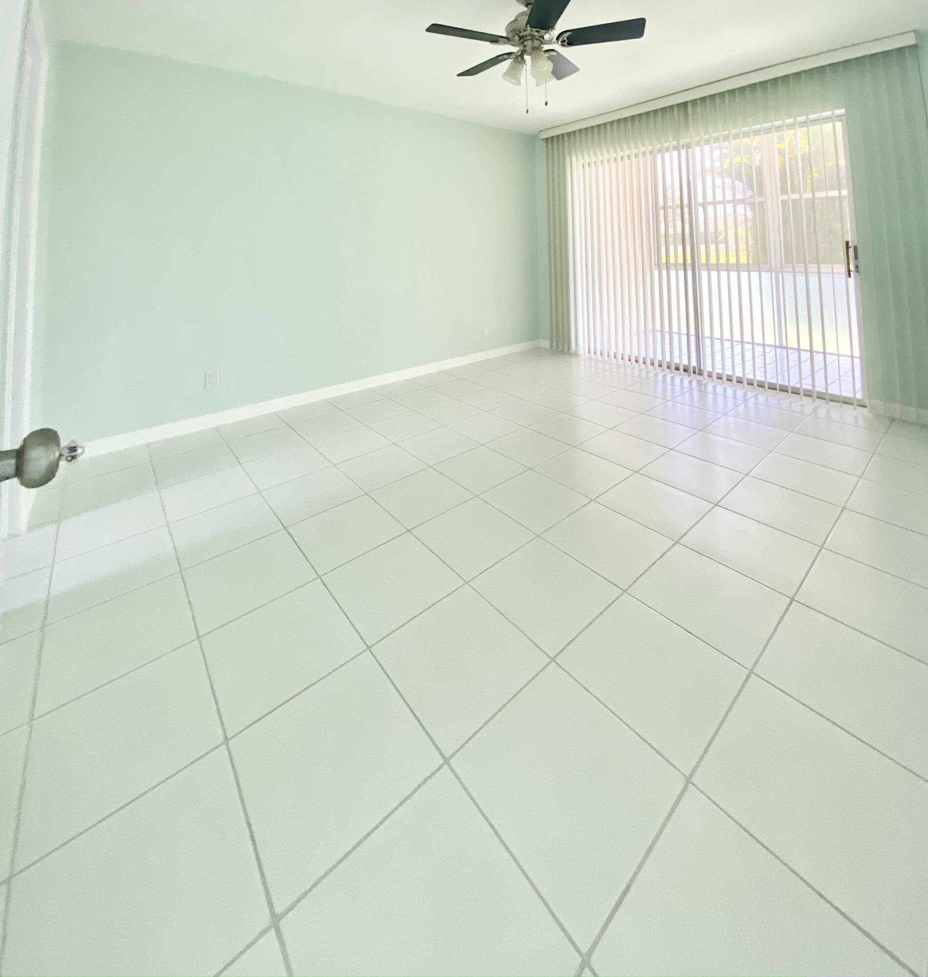 12023 W Greenway Drive 105